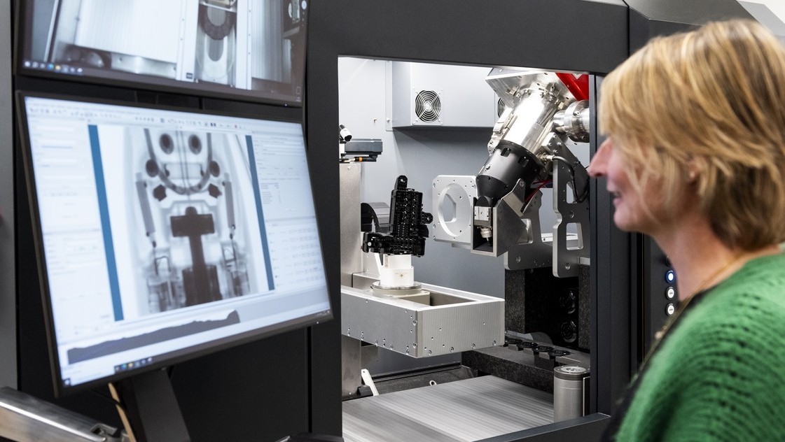 easytom-l-operator_220 (2)16.9